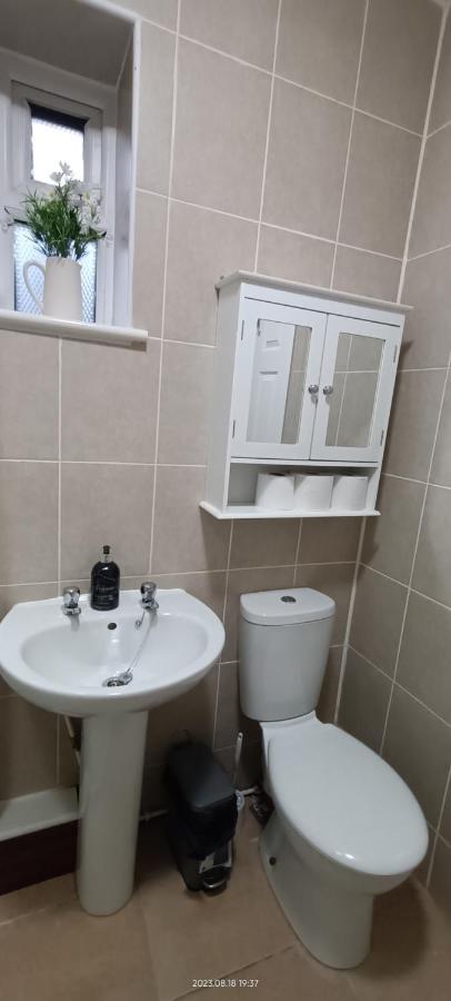 Lister Park Bradford Stylish 1Bed Coach House - Quiet & Tranquil Cottage & Parking Exterior photo