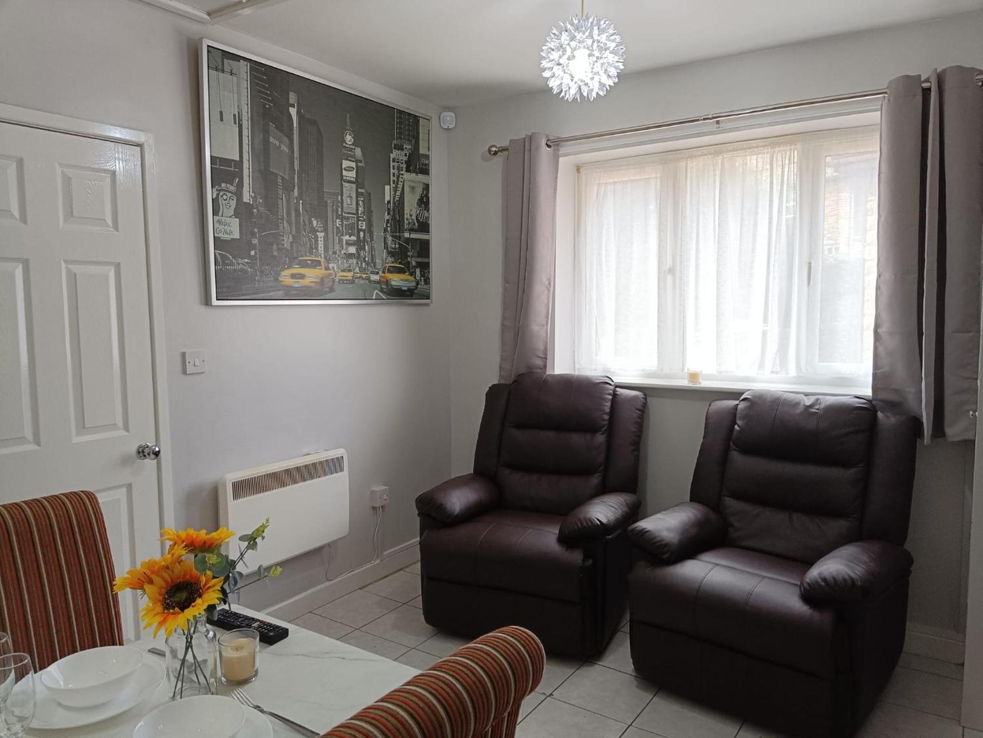 Lister Park Bradford Stylish 1Bed Coach House - Quiet & Tranquil Cottage & Parking Exterior photo